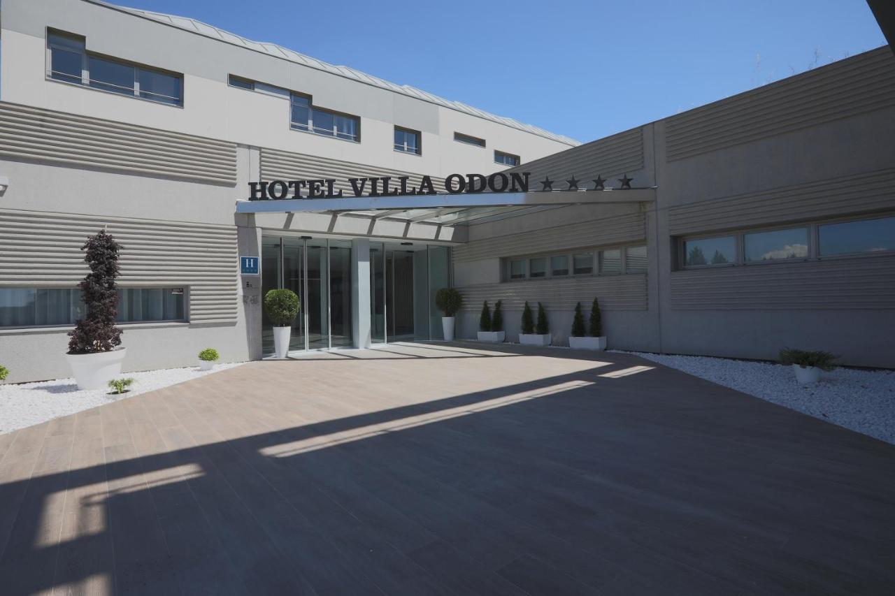 Hotel Villa Odon Villaviciosa de Odón Buitenkant foto