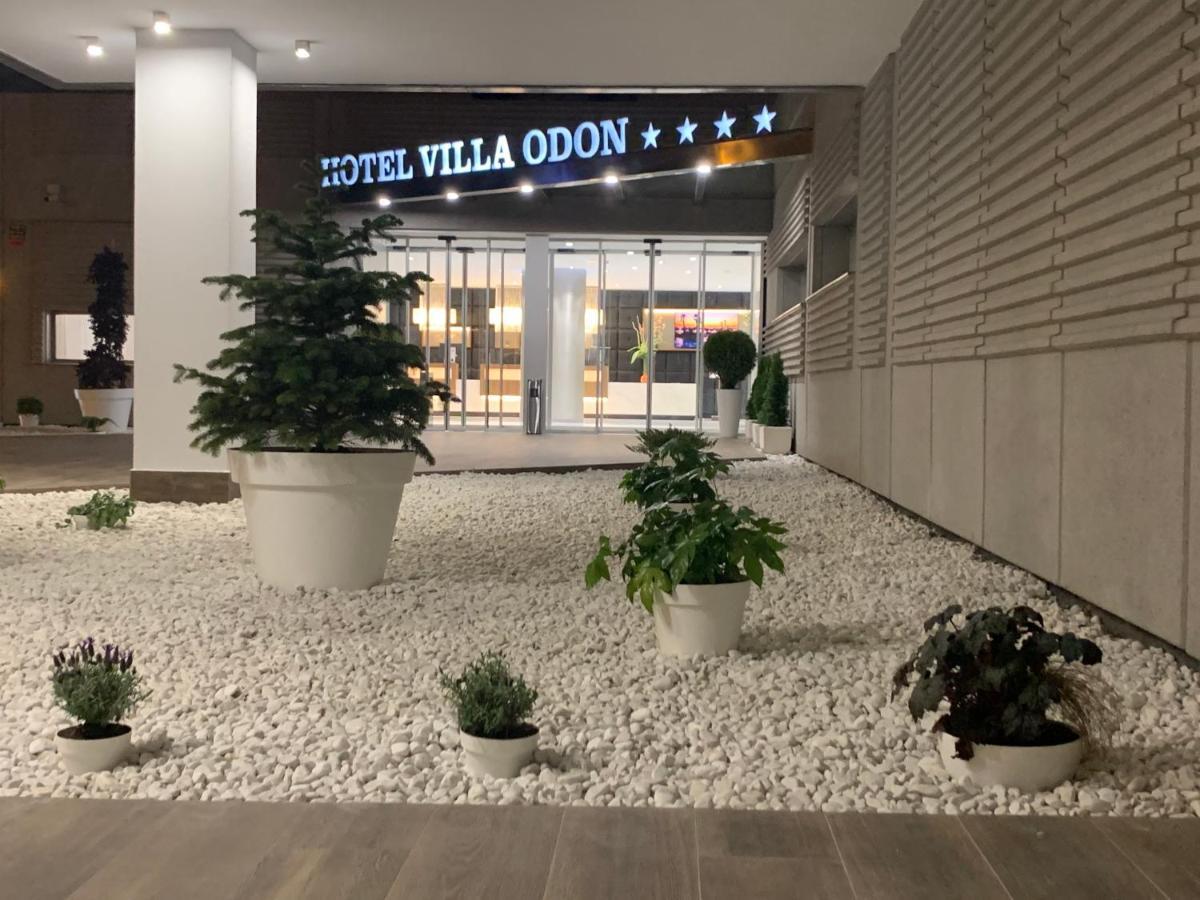 Hotel Villa Odon Villaviciosa de Odón Buitenkant foto